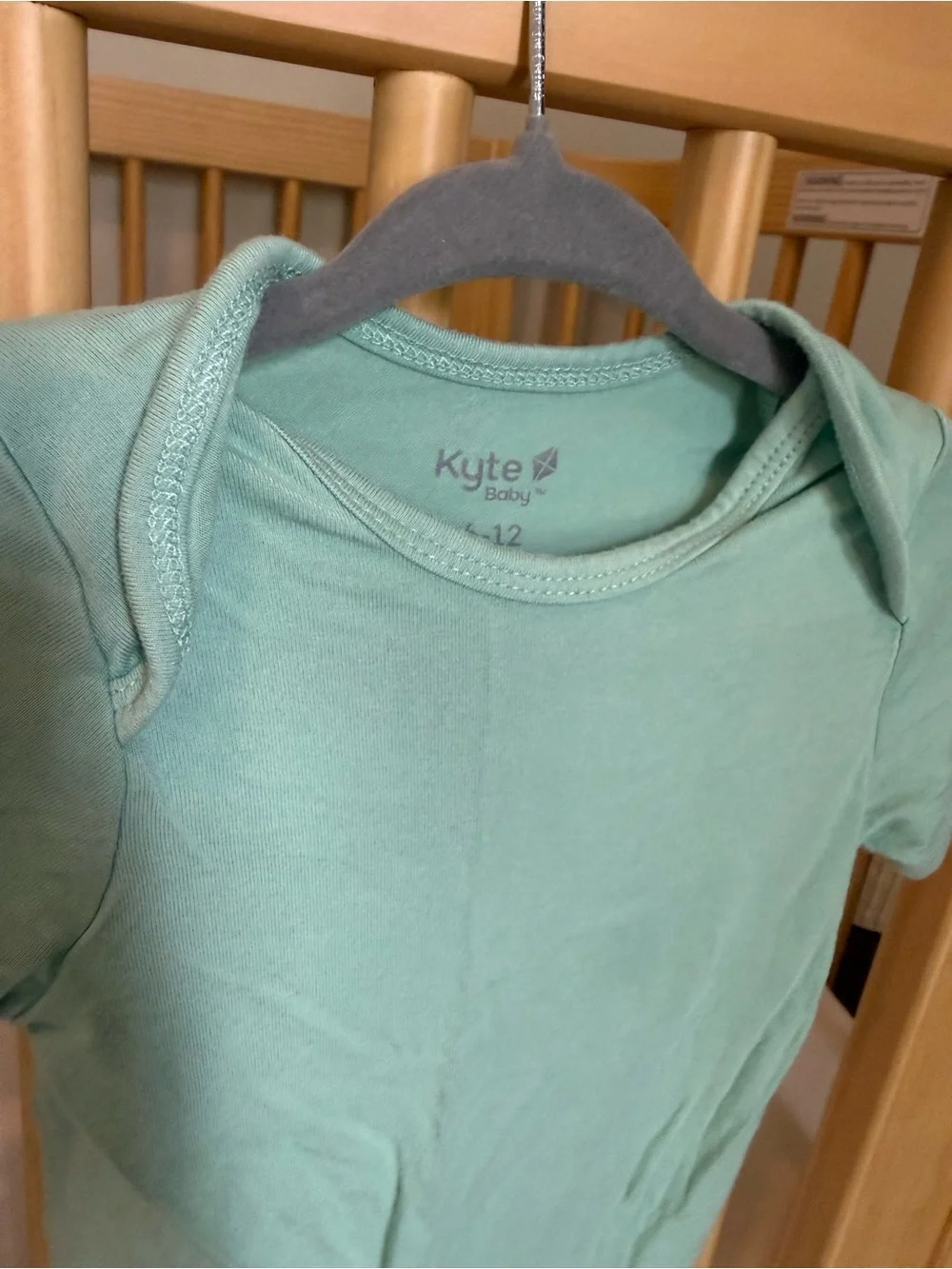 Kyte Baby 6-12M Short Sleeve Bodysuit Trio: Forest, Ecru, & Wasabi (EUC)